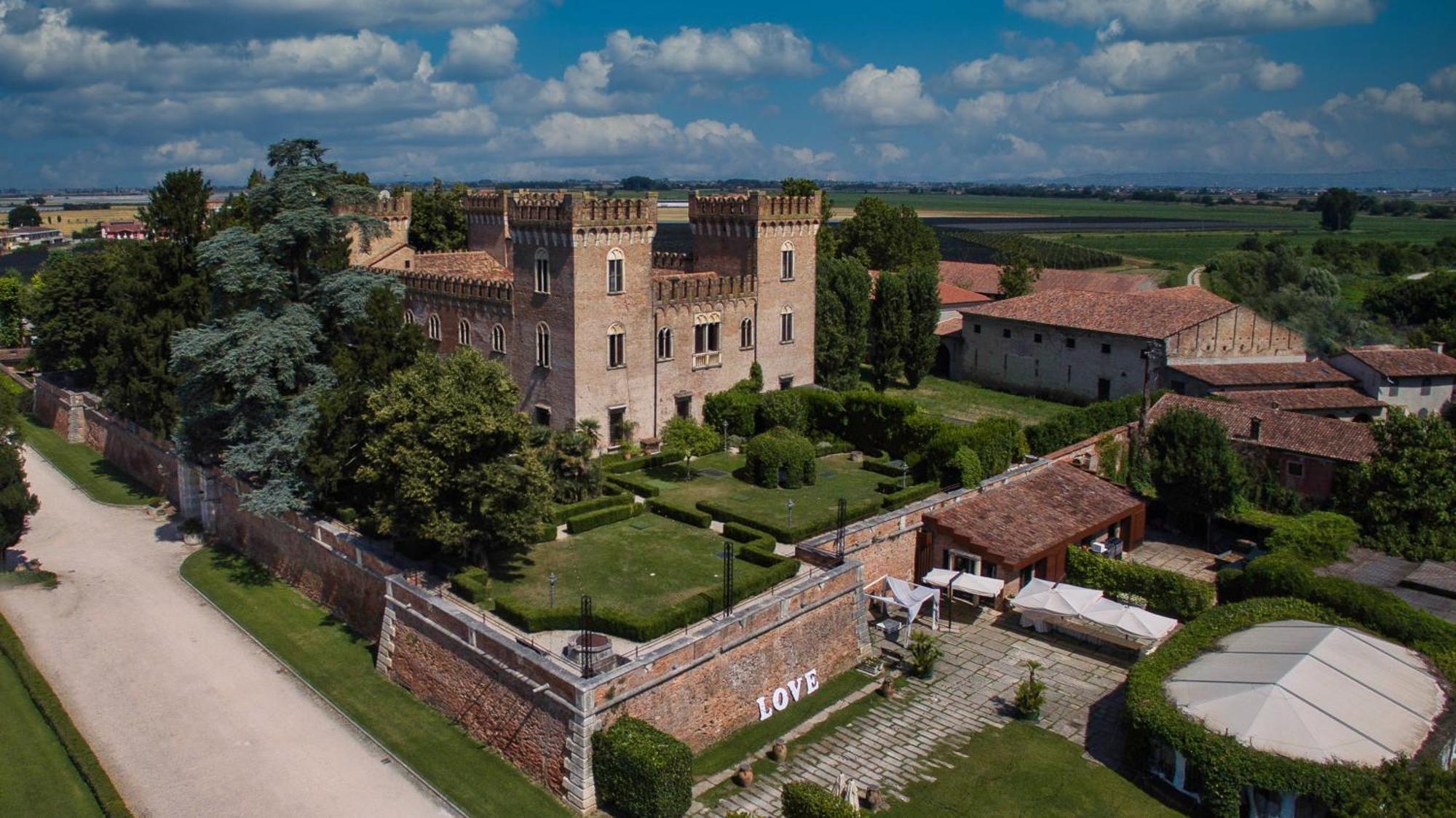 Relais Castello Bevilacqua Esterno foto