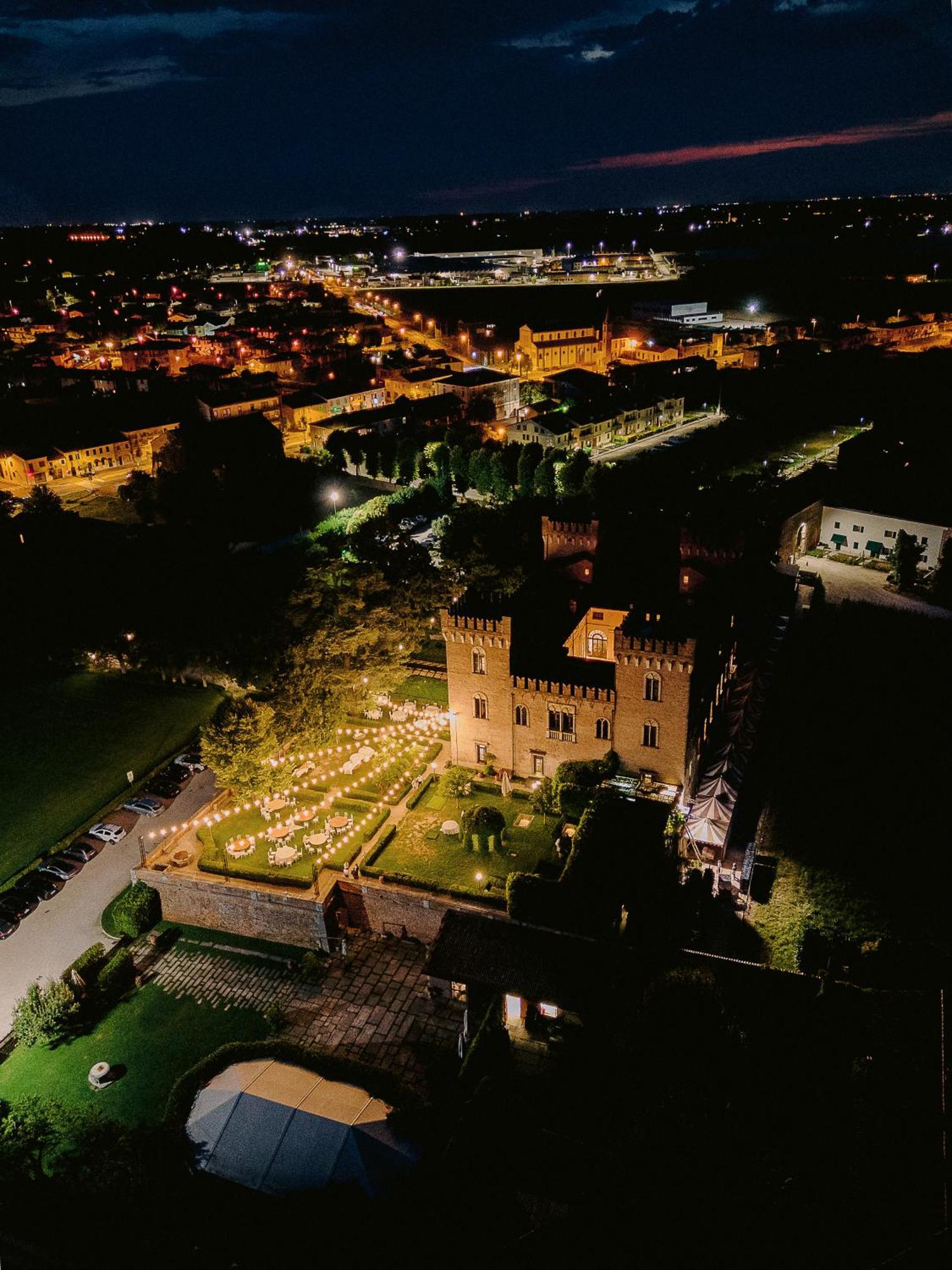 Relais Castello Bevilacqua Esterno foto