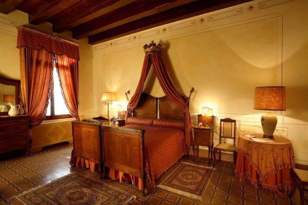 Relais Castello Bevilacqua Esterno foto